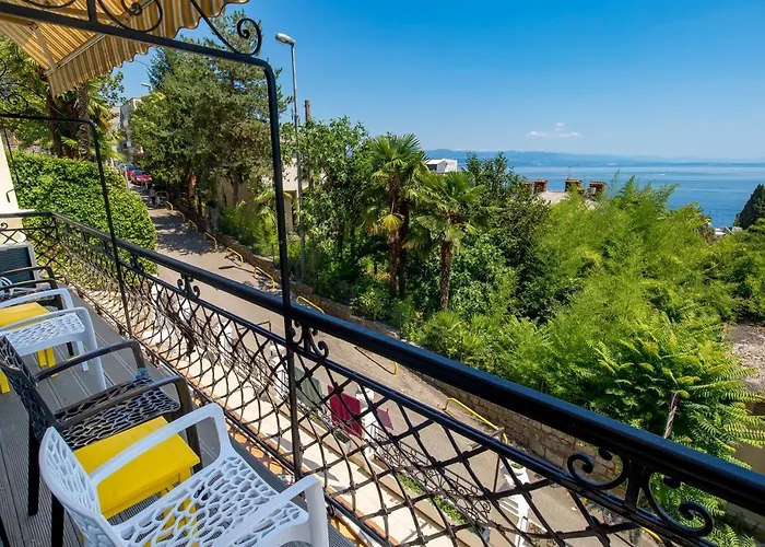 Rhea Exclusive Lejlighed