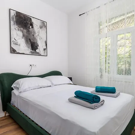 Rhea Exclusive * أوباتيا