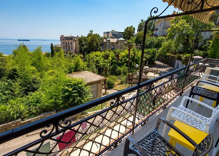 Rhea Exclusive Οπατία